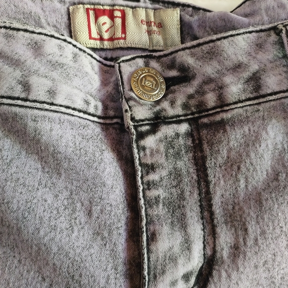 L.e.i. Acid Wash Jeans - Picture 3 of 6